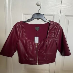 Half Slv Klaudia Zip Front Top